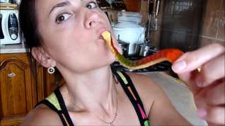 Online film Giantess Vore 7 (gummy worm vore)