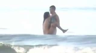 Online film Crazy Couple Fucks In The Sea