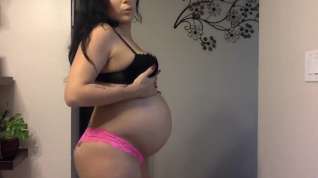 Online film Belly Play Pregnant