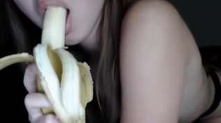 Online film Horny young girl sucks banana