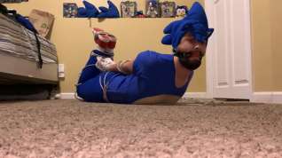 Online film Sonic Cosplayer in Bondage