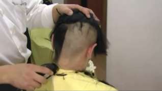 Online film Chinese girl Go bald Cute bald haircut