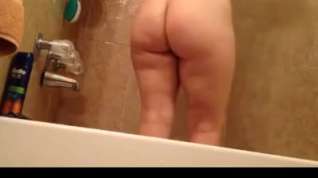 Online film Mature with Big Butt Films her self in the Shower