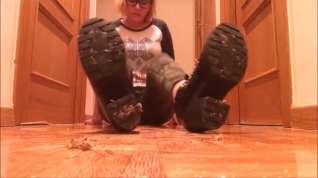 Online film Scarlett Cricket crush ankle boots
