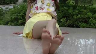 Online film chinese girls flip flops show