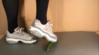 Online film She crushed a cucumber with skechers sneaker