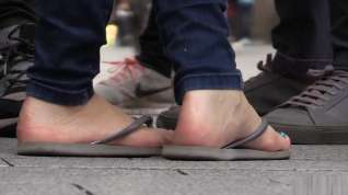 Online film Candid barefoot shoeplay in flip-flops