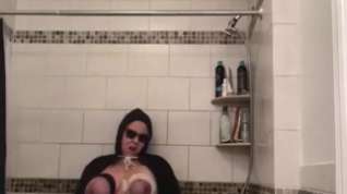 Online film Masturbating with a shower head and knife sharpener