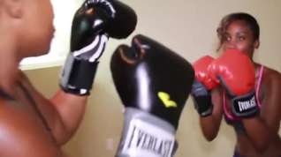 Online film weak girl boxing muscle girl