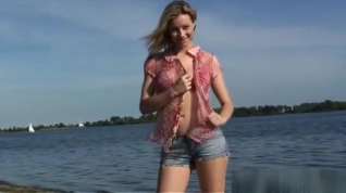 Online film Teen Kaylee Rain models Teen Kaylee Rain models on the beach