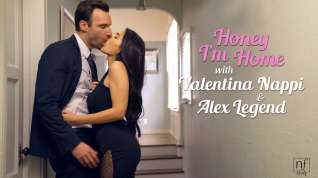 Online film Alex Legend & Valentina Nappi in Honey Im Home - NFBusty