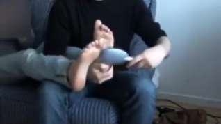 Online film KV - cute feet tickled