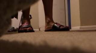 Online film Unaware giantess feet (Nike Slides)