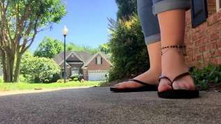 Online film Lola Sprinkle - Walking around in my new flip flops