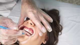 Online film Rennee Dental play