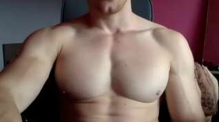 Online film MUscle on cam
