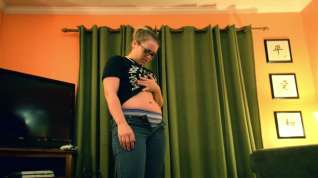 Online film chubby girl burping and showing her belly