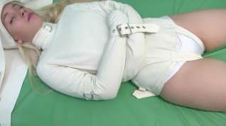 Online film Straitjacket in bed