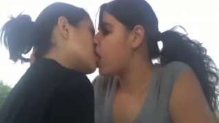 Online film Kissing Lesbian Girls 10