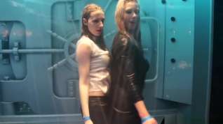 Online film Wetlook Girls Dancing In The Shower Room 7