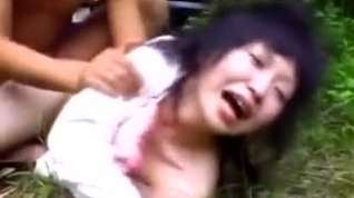 Online film Perv Disgraces Random Japanese Girl In A Public Park