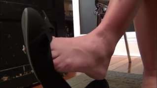 Online film Unaware giantess feet