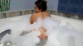 Online film Megan Bathtub Fart