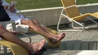 Online film active granny feet & soles outside the spa-area