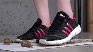 Online film snail crush sneakers