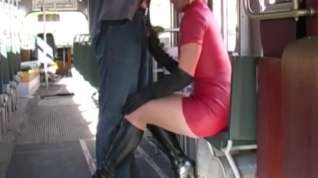 Online film blow job in latex in a tram