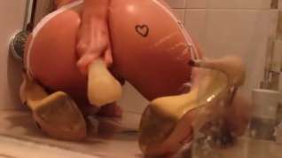 Online film Wet Ass Toying In The Amazing Shower