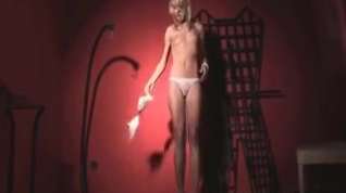 Online film Horny And Kinky Blond Greta Stripping