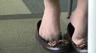 Online film Candid toeclamping and dangle by an Asian woman