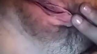 Online film Rubbing and fingering pussy til she cums!!