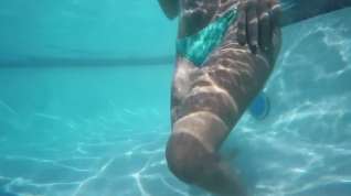 Online film Underwater swim