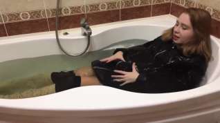 Online film BATH WITH CLOTHES