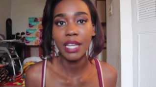 Online film Ebony woman pumps milk from her big areola