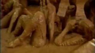 Online film CLASSIC MESSYFUN MUD WRESTLING