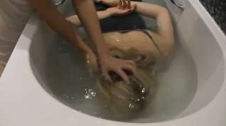 Online film Kiera Dunked In Bathtub
