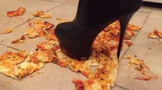 Online film Pizza Crushed Walk Over by Boots