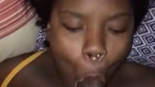 Online film Young ebony enjoying a throat massage