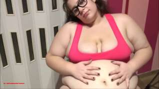 Online film BBW tastes and swallows you