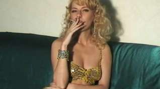 Online film Mistress Marilyn - Smoking 1
