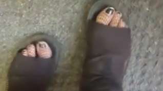Online film Giantess Creaking the Floor Walking Around in Sandals