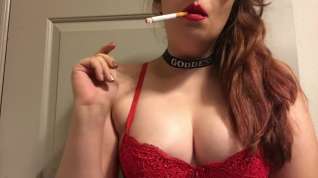 Online film Chubby Teen Smoking Goddess - Big Perky Tits Red Cork Tip 100 Big Red Lips