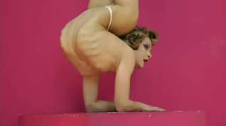 Online film Extreme Contortionist Tanya Balahnina In A Lace Thong