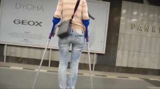 Online film Crutches Girl 1