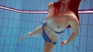 Online film Redhead In Blue Bikini Showing Her Body