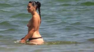 Online film Sexy German babe on beach