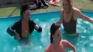 Online film Wam Lesbos Play Wet In The Pool